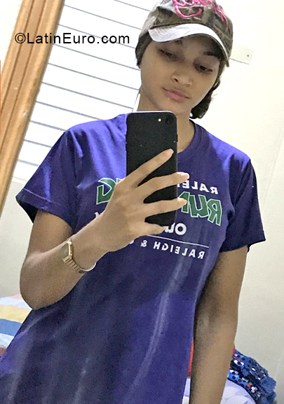 Date this gorgeous Dominican Republic girl Maria from Santo Domingo DO38512