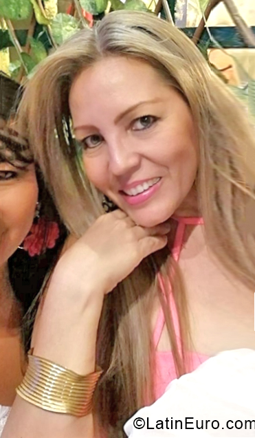 Date this athletic Colombia girl Olga from Neiva CO28164