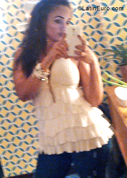 Date this young Colombia girl Manuela from Medellin CO28208