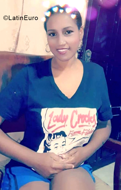 Date this hot Colombia girl Ximena from Cali CO28219