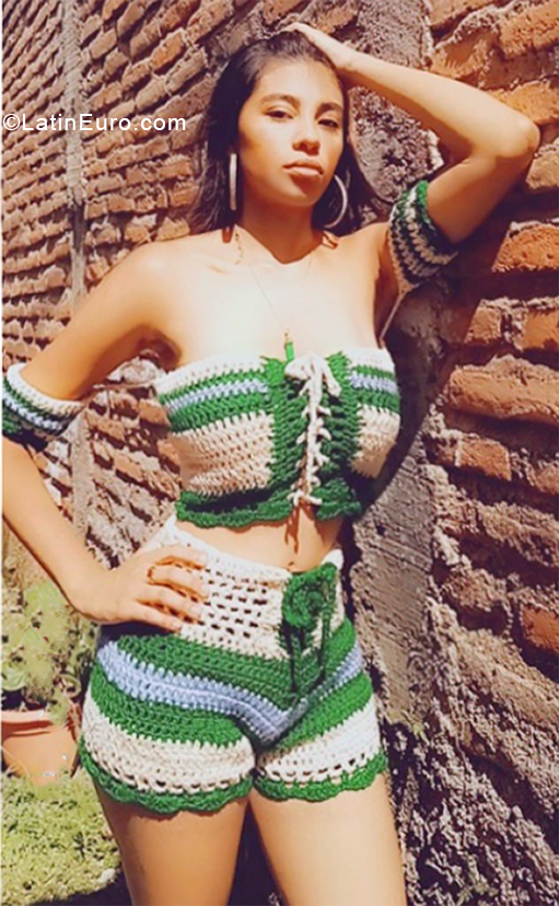 Date this stunning Honduras girl Evelin from Tegucigalpa HN2826