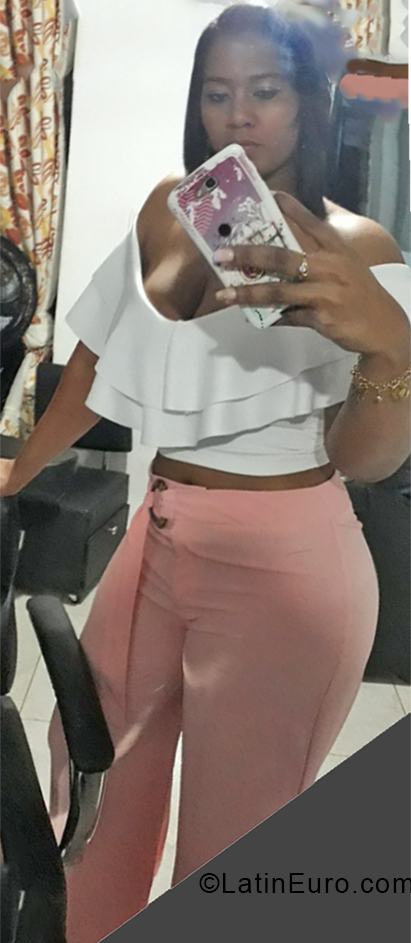 Date this young Colombia girl Carolina from Cali CO28278