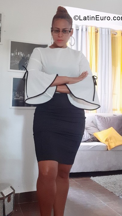 Date this hot Dominican Republic girl Bethania Jimene from Santo Domingo DO38584