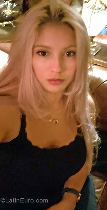 Date this tall Argentina girl Julieta from Buenos Aires AR505