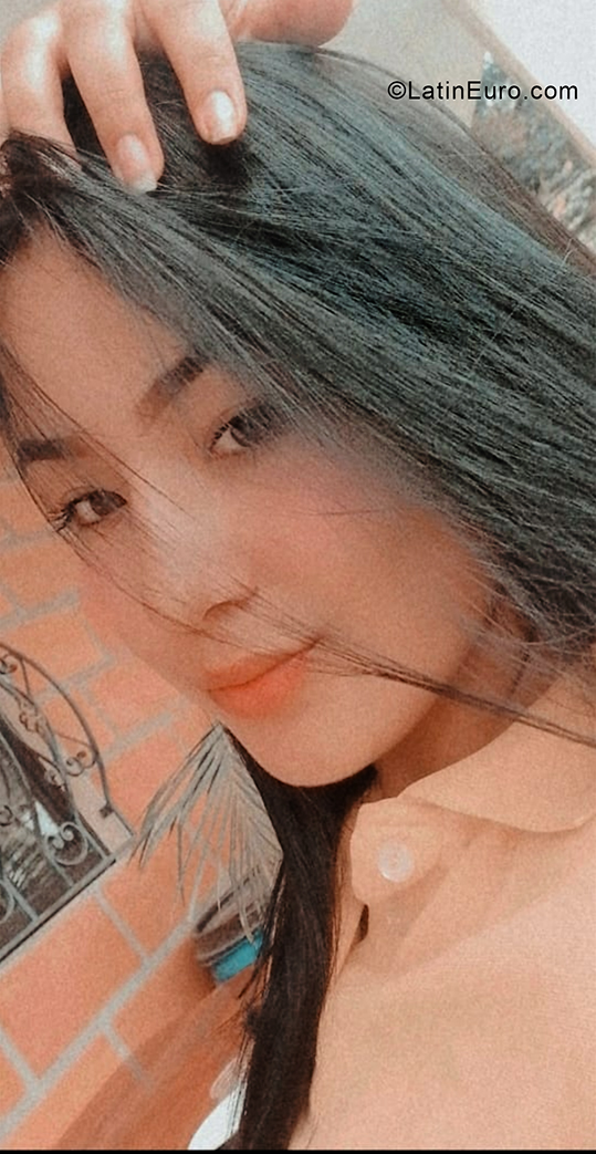 Date this exotic Colombia girl Soraya from Medellin CO28391