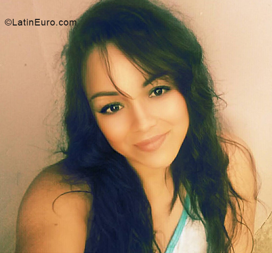 Date this hard body Costa Rica girl Kromez from San Carlos CR413