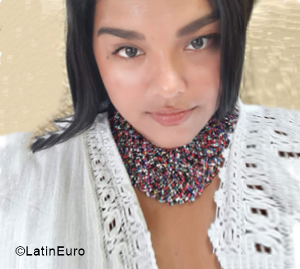 Date this stunning El Salvador girl Beatriz from San Salvador SV125