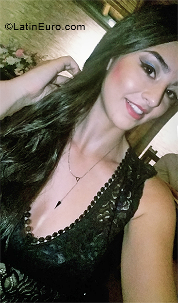 Date this delightful Colombia girl Paola from Pereira CO28424