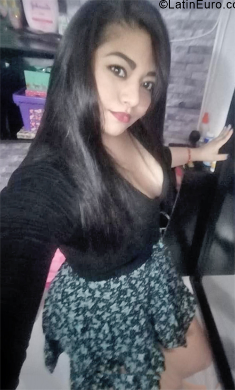 Date this hard body Colombia girl Yulian from Barranquilla CO28428