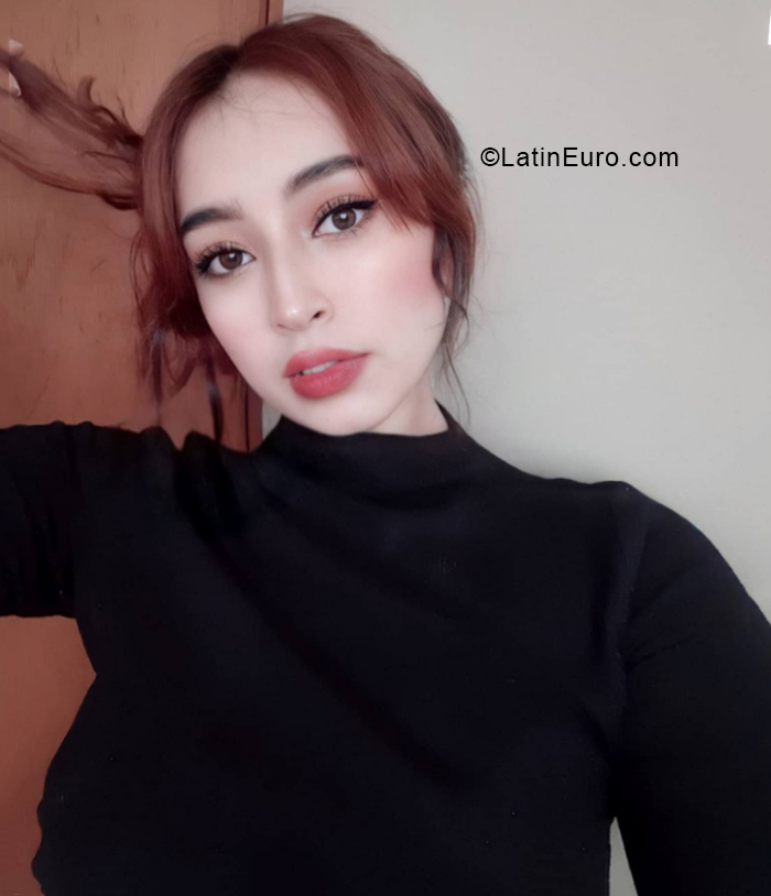 Date this tall Colombia girl Samantha from Bogota CO28483