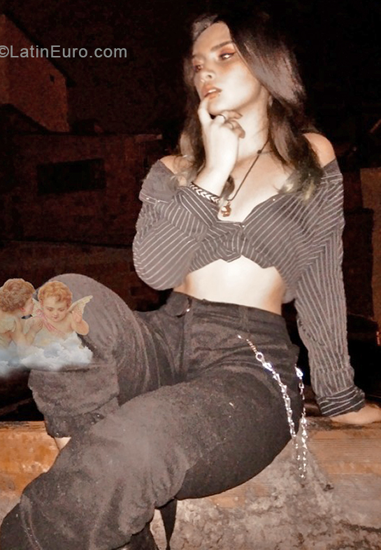 Date this gorgeous Colombia girl Lucia Fernanda from Pereira CO28507