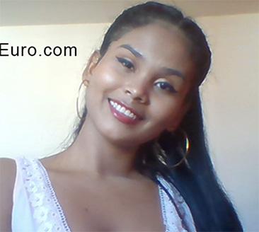 Date this voluptuous Colombia girl Luisa from Pereira CO28554