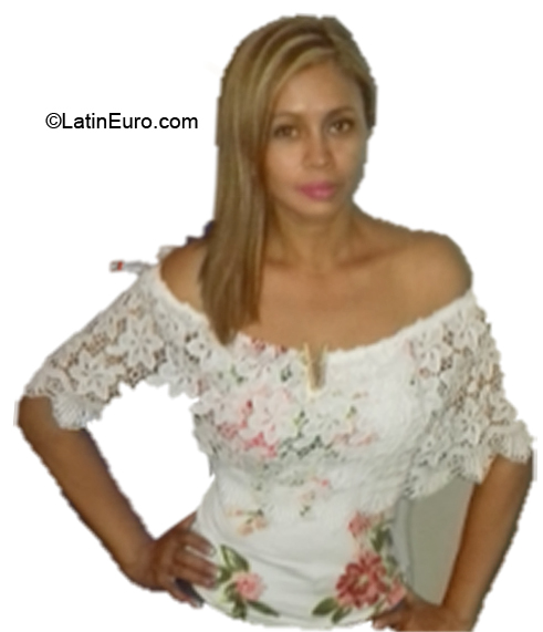 Date this athletic Ecuador girl Gloria from Quito EC612