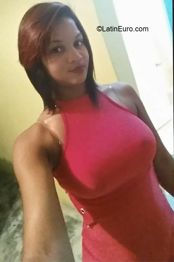 Date this cute Dominican Republic girl Esther from Santo Domingo DO38783