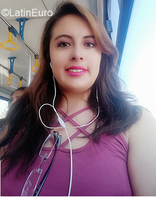 Date this athletic Ecuador girl Yadira from Quito EC614
