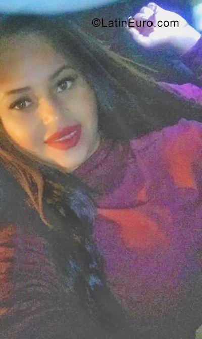 Date this stunning Dominican Republic girl Miguelina from Santo Domingo Este DO38819