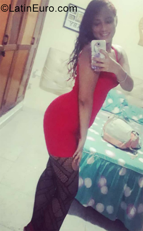 Date this gorgeous Colombia girl Yuliana from Cartagena CO28683
