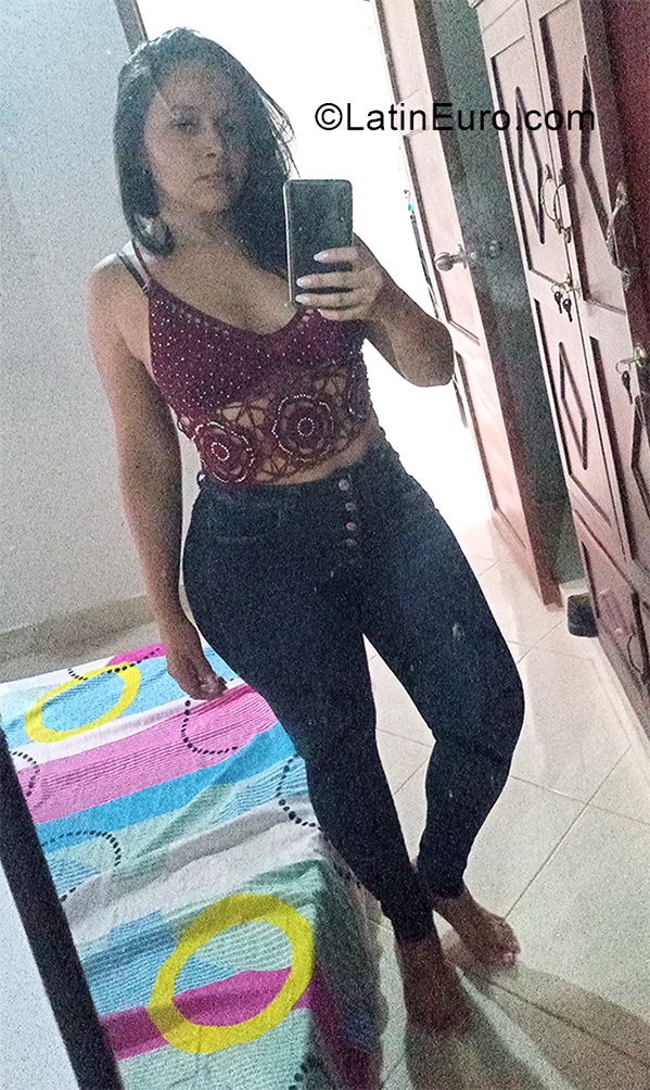 Date this attractive Colombia girl Nancy from Medellin CO28743
