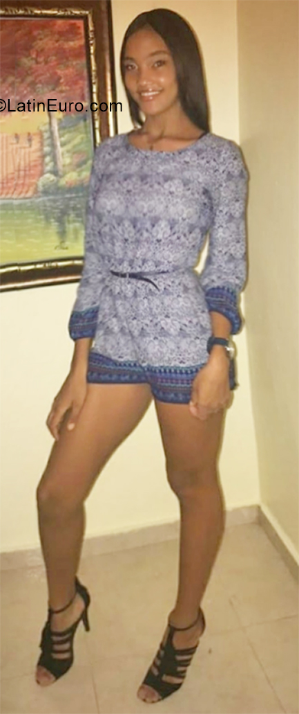 Date this gorgeous Dominican Republic girl Alexandra from Barahona DO40035