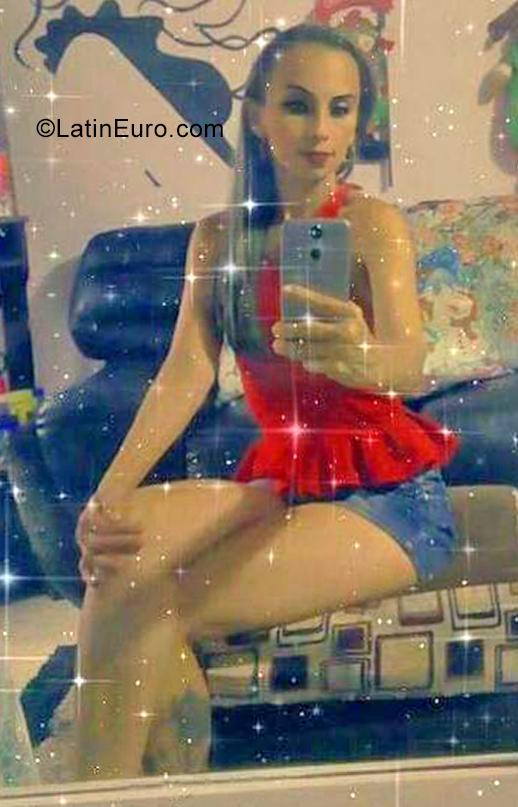 Date this delightful Colombia girl Diomar Lida from Armenia CO28761