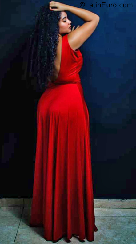 Date this pretty Colombia girl Emma from Cali CO28796