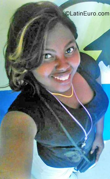 Date this stunning Dominican Republic girl Mari Elena from Santo Domingo DO38919