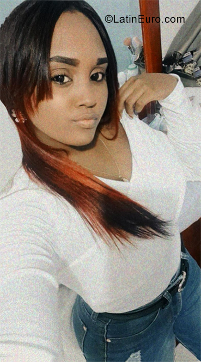 Date this hot Dominican Republic girl Yenibel from Santo Domingo DO38922