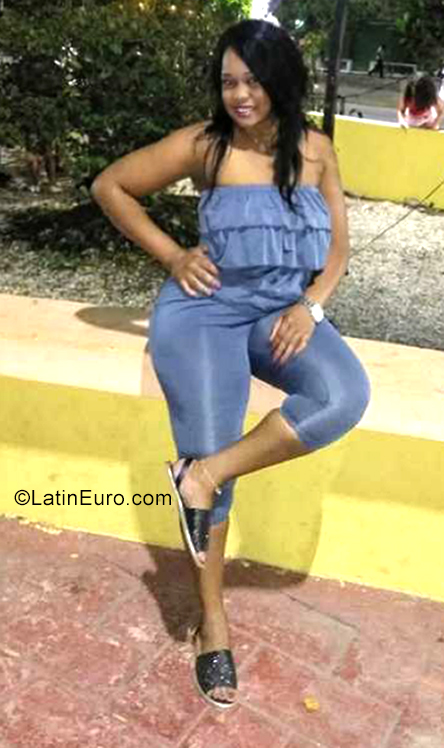 Date this sultry Dominican Republic girl Mari from Punta Cana DO38939