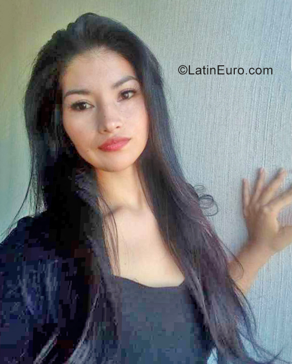 Date this exotic Peru girl Cynthia from Lima PE1959