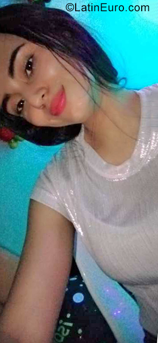 Date this nice looking Colombia girl Katha from Bucaramanga CO29080
