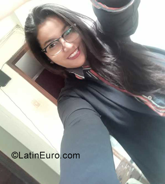 Date this nice looking Colombia girl LIZETH from Tolima CO30166