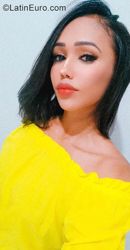 Date this athletic Brazil girl Thailene from Ipiau BR11302