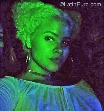 Date this exotic Brazil girl Debora from São Paulo BR11303