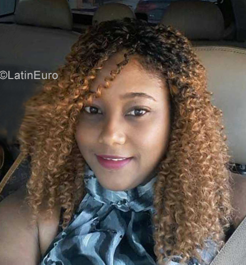 Date this passionate Dominican Republic girl Mercedes from Santo Domingo DO39187