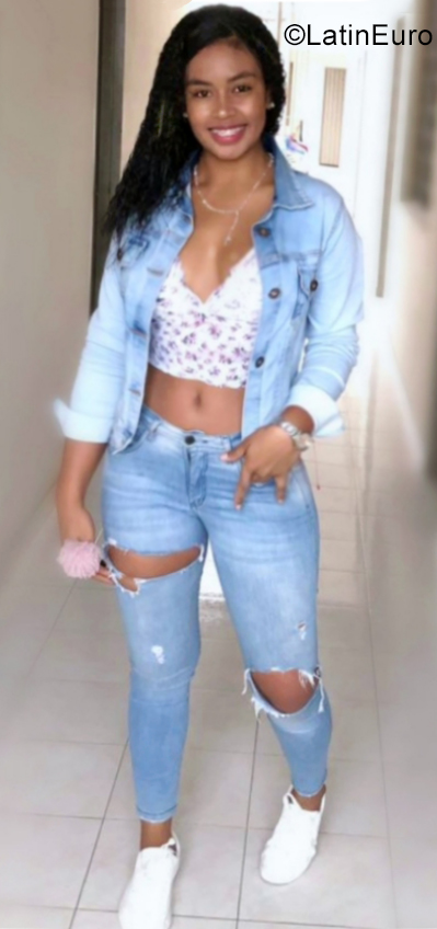 Date this tall Colombia girl Alejandra from Cali CO29211