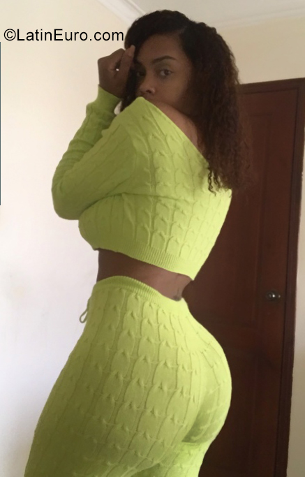 Date this gorgeous Dominican Republic girl Masiel from Santo Domingo DO40036