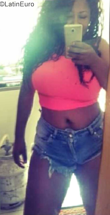 Date this beautiful Brazil girl Vanessa from Rio De Janeiro BR11307