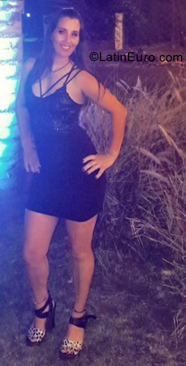 Date this fun Argentina girl Cintia from Berazategui AR642