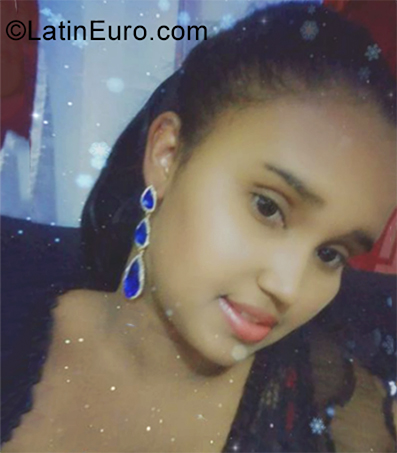 Date this foxy Dominican Republic girl Estefany from Higuey DO39231