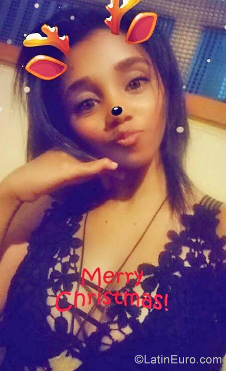 Date this athletic Venezuela girl Angelimar from Caracas VE3694