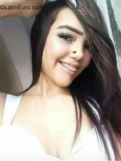 Date this young Colombia girl Estefani from Bogota CO29296