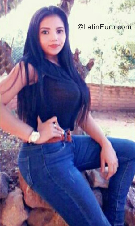 Date this fun Honduras girl Salma Karina from Tegucigalpa HN2898