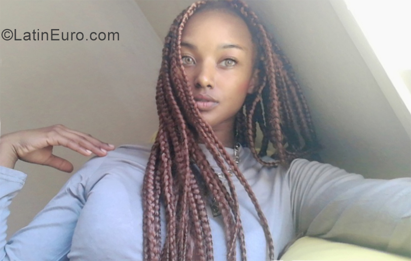 Date this charming Costa Rica girl April from Alajuela CR445