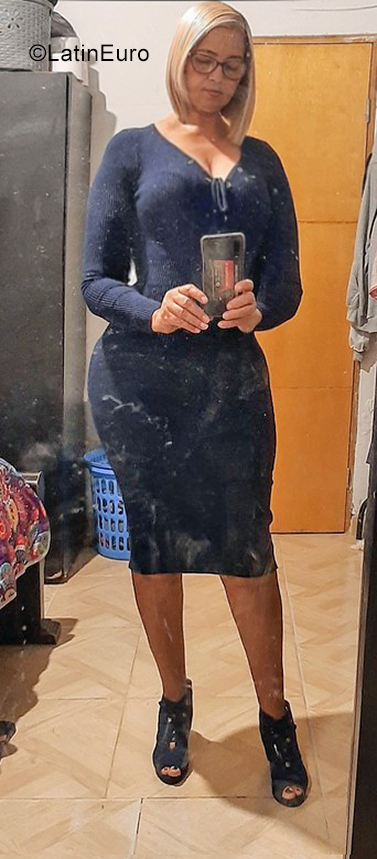 Date this happy Colombia girl Mariaclara from Barranquilla CO29573