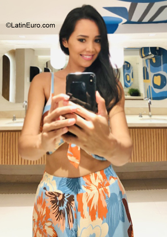 Date this stunning Brazil girl Ana Patrcia from Rio De Janeiro BR11334