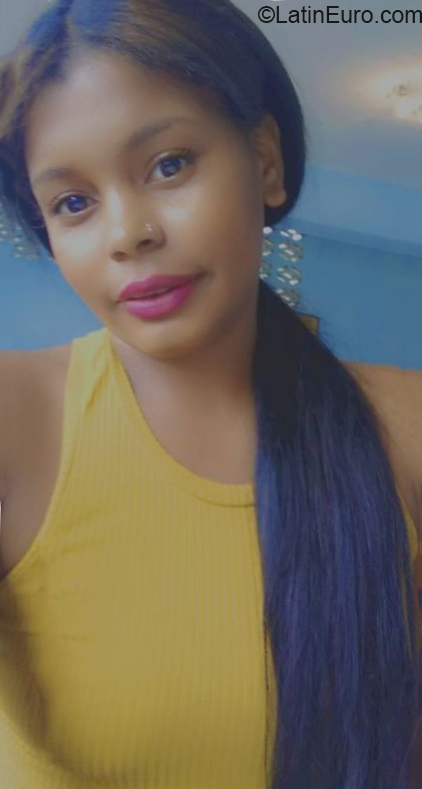 Date this fun Dominican Republic girl Luisa from Santo Domingo DO39479