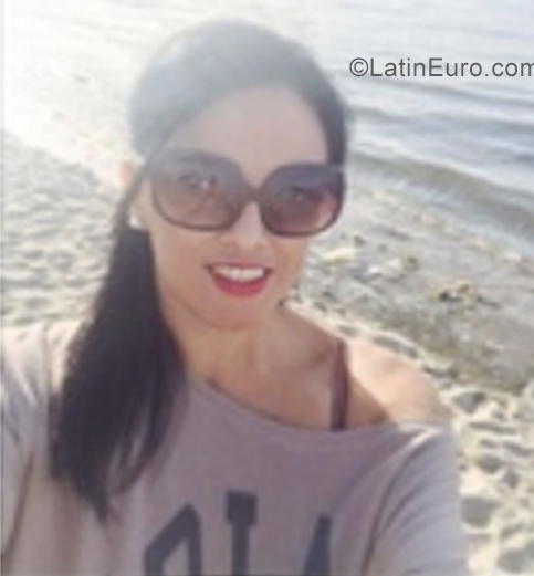 Date this hard body Peru girl Rosa from Lima PE1818