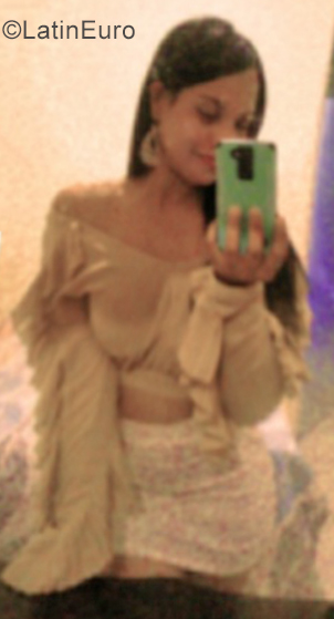 Date this voluptuous Dominican Republic girl Fariely from Santiago De Los Caballeros DO39515