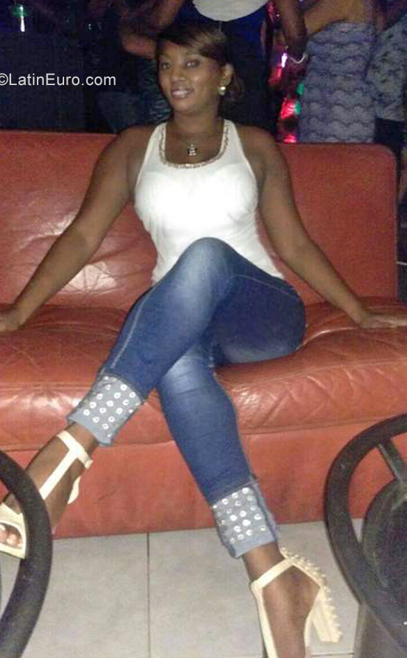 Date this exotic France girl Shanik from Paris FR327