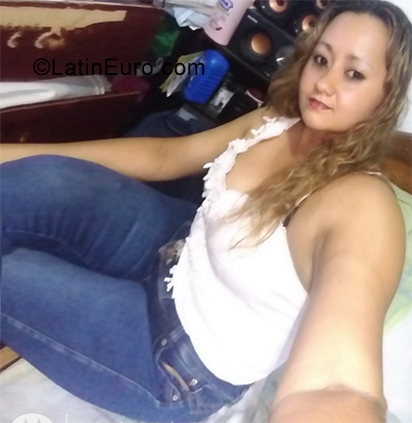 Date this sensual Colombia girl Carolina from Ibague CO29773